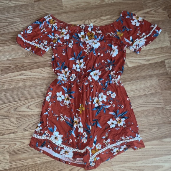 Women’s Summer Romper - Picture 2 of 3
